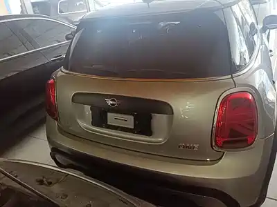 MINI MINI 2023