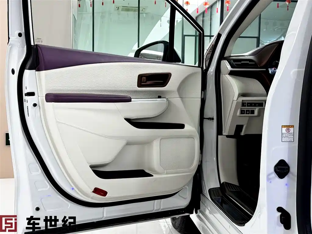 Toyota Sienna 2025 — фото 2