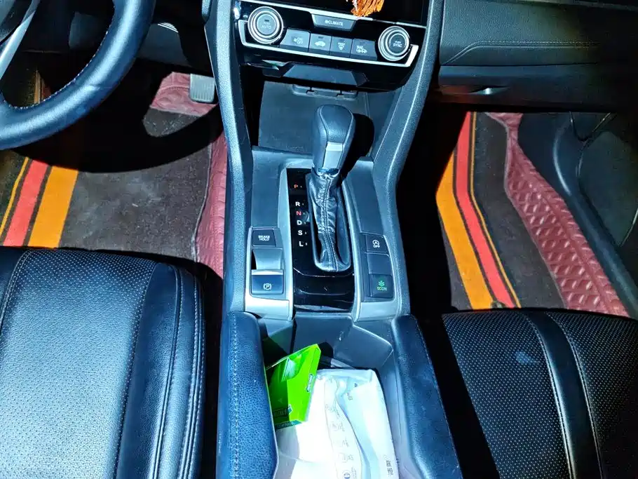 Honda Civic 2019 — фото 16
