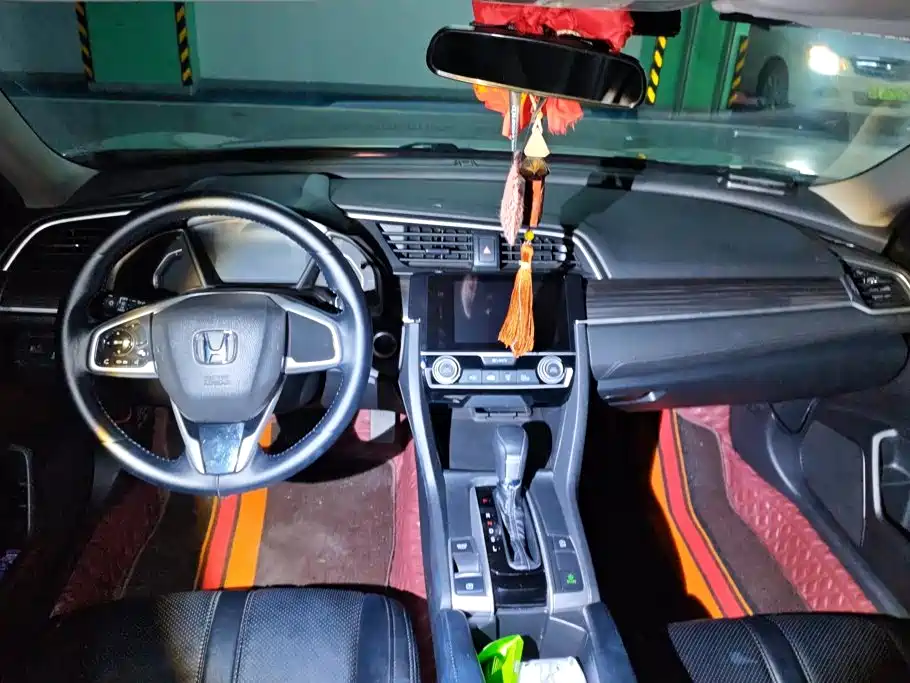 Honda Civic 2019 — фото 12