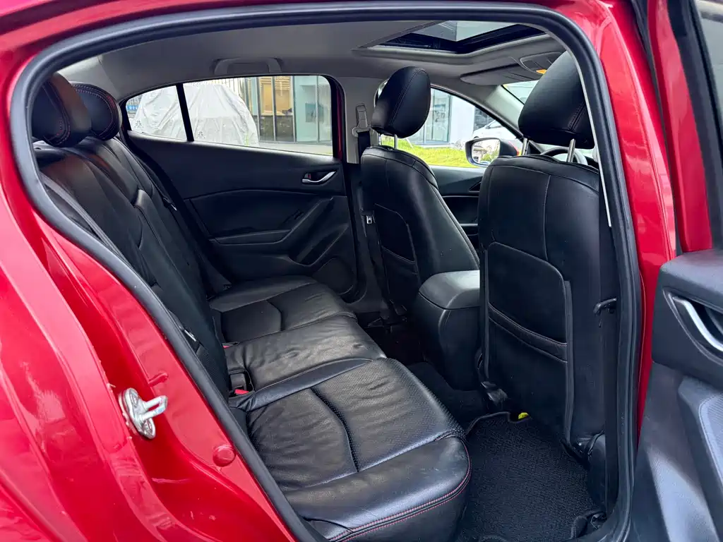 Mazda 3 Axela 2015 — фото 13