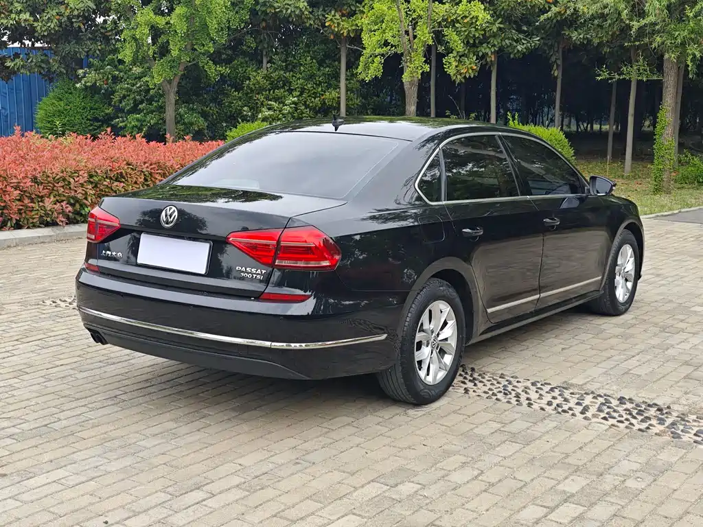 Volkswagen Passat 2018 — фото 10