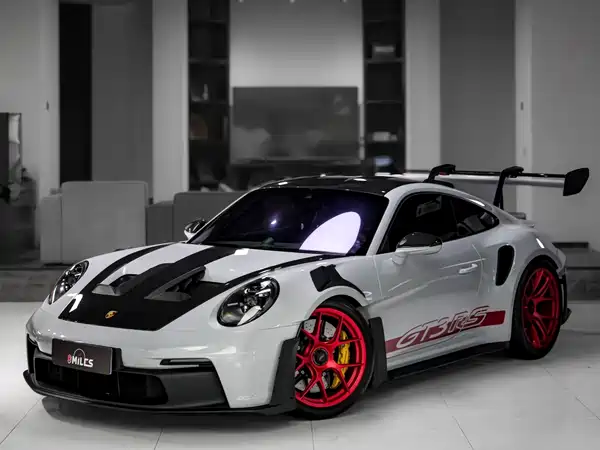 Porsche 911 2025