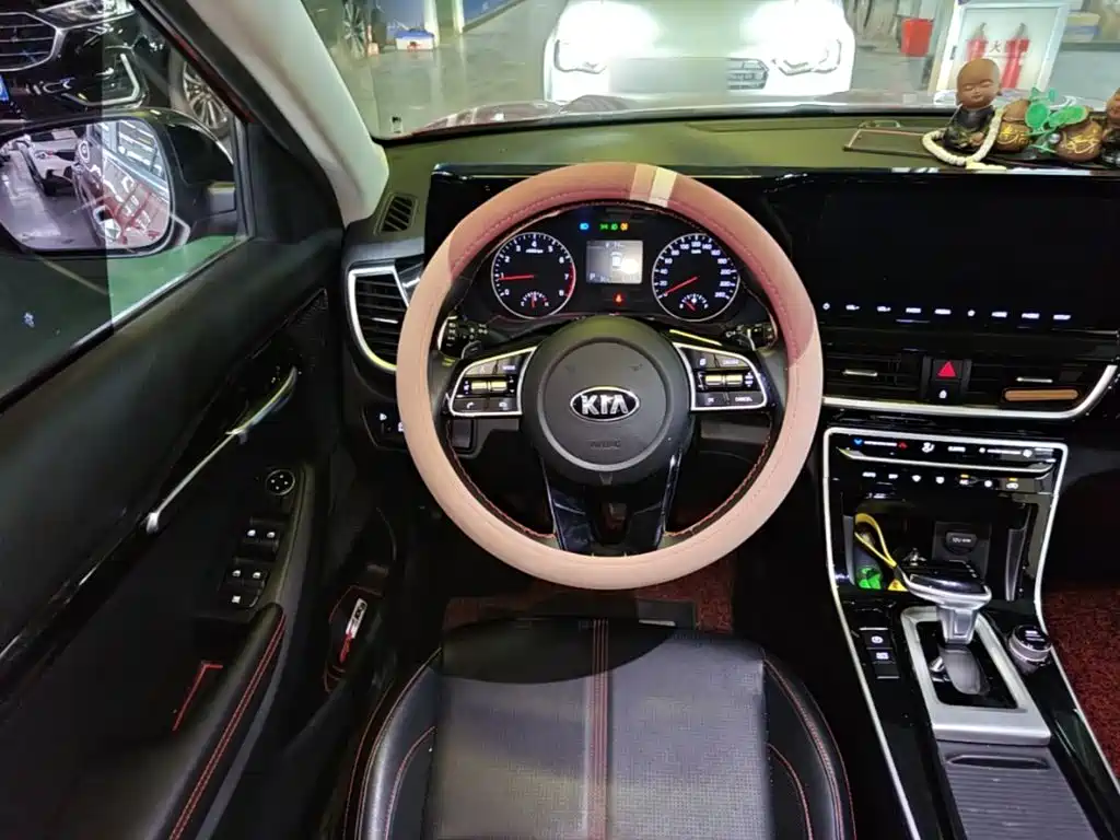 Kia KX3 2020 — фото 11