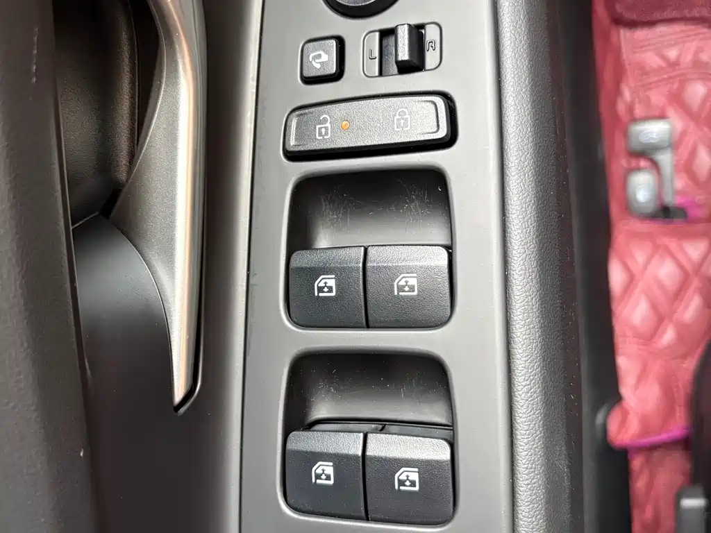 Hyundai Elantra 2023 — фото 15
