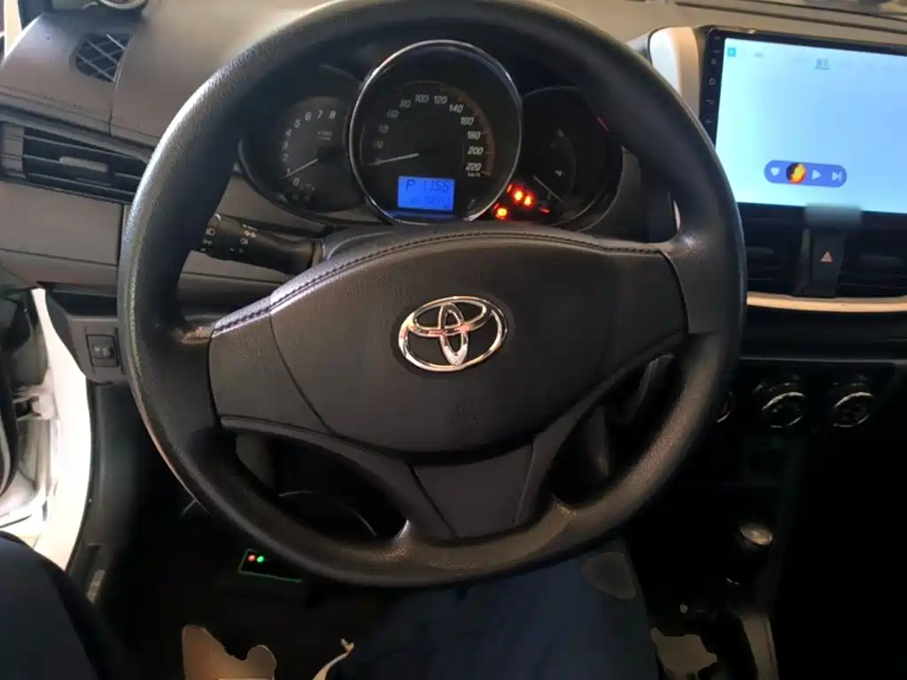 Toyota Yaris L 2019 — фото 11