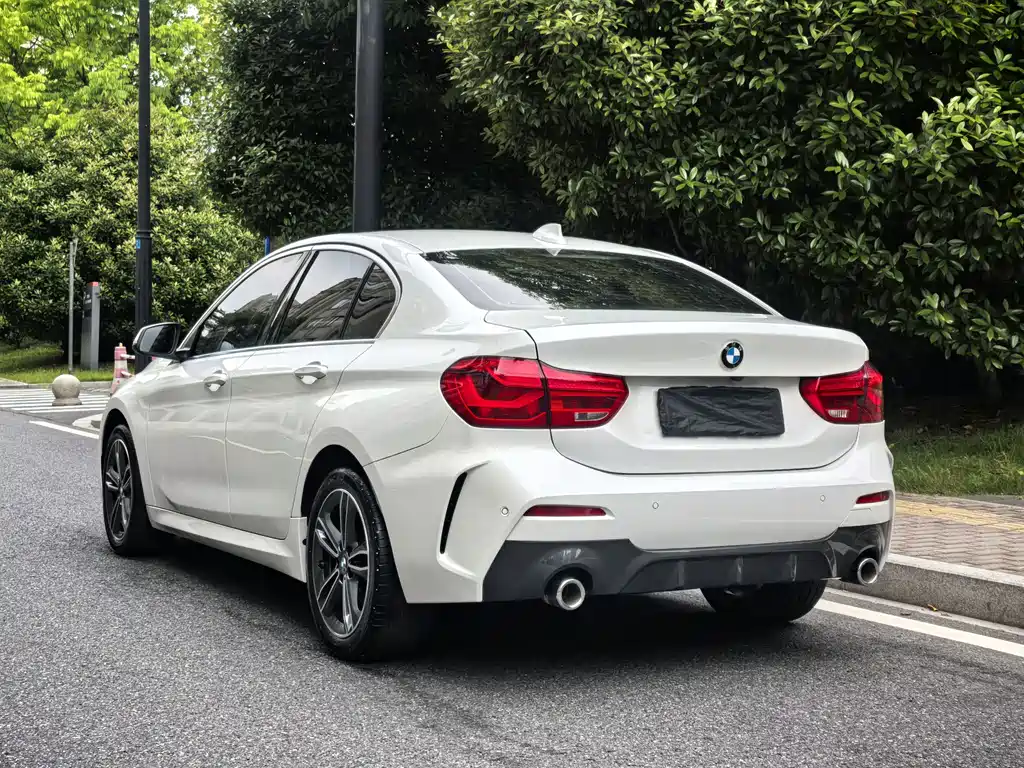 BMW 1 Series 2021 — фото 4