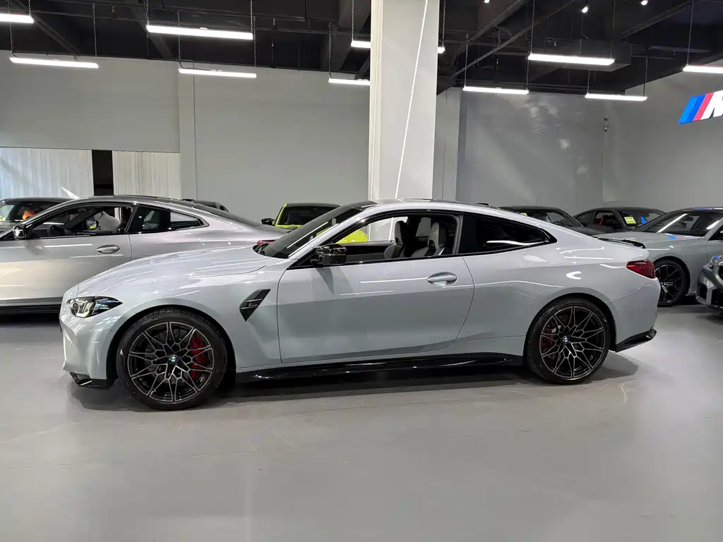 BMW M4 2025 — фото 3