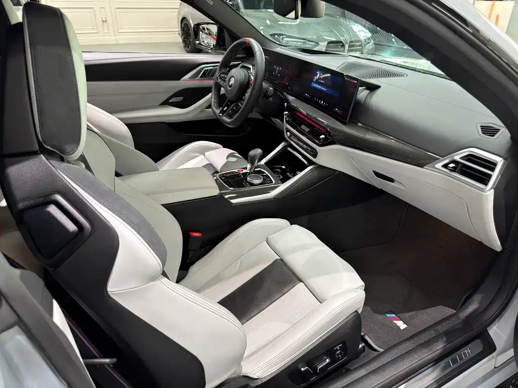 BMW M4 2025 — фото 10