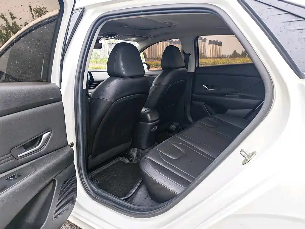 Hyundai Elantra 2021