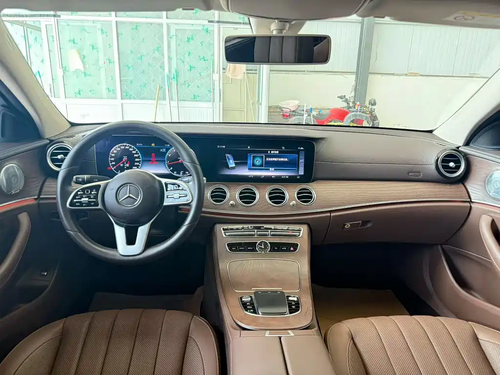 Mercedes-Benz E-Class 2020 — фото 9