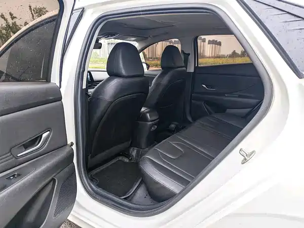 Hyundai Elantra 2021
