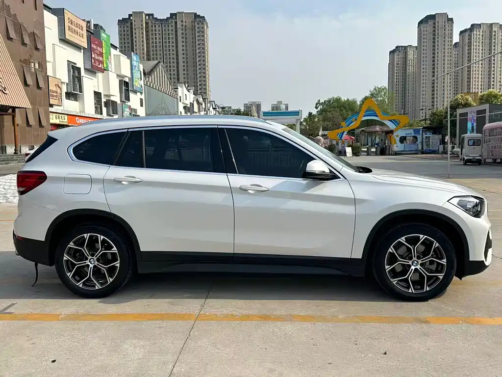 BMW X1 2022 — фото 8