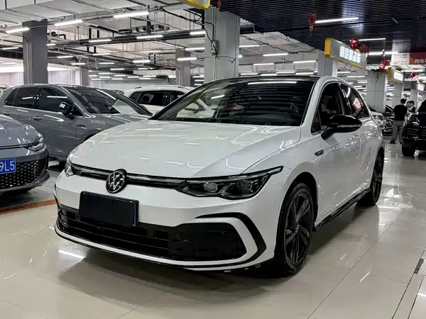 Volkswagen Golf 2022