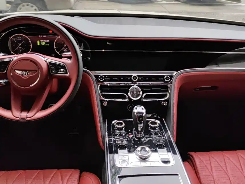 Bentley Flying Spur Plug-In Hybrid 2022 — фото 2