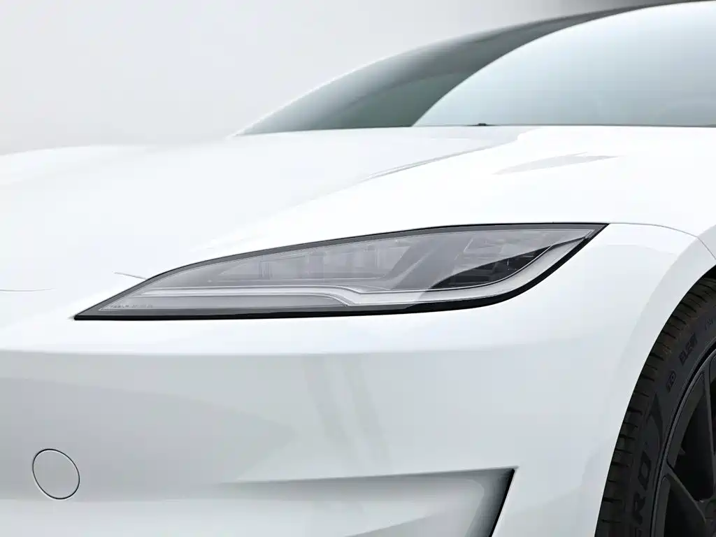 Tesla Model 3 2024 — фото 10