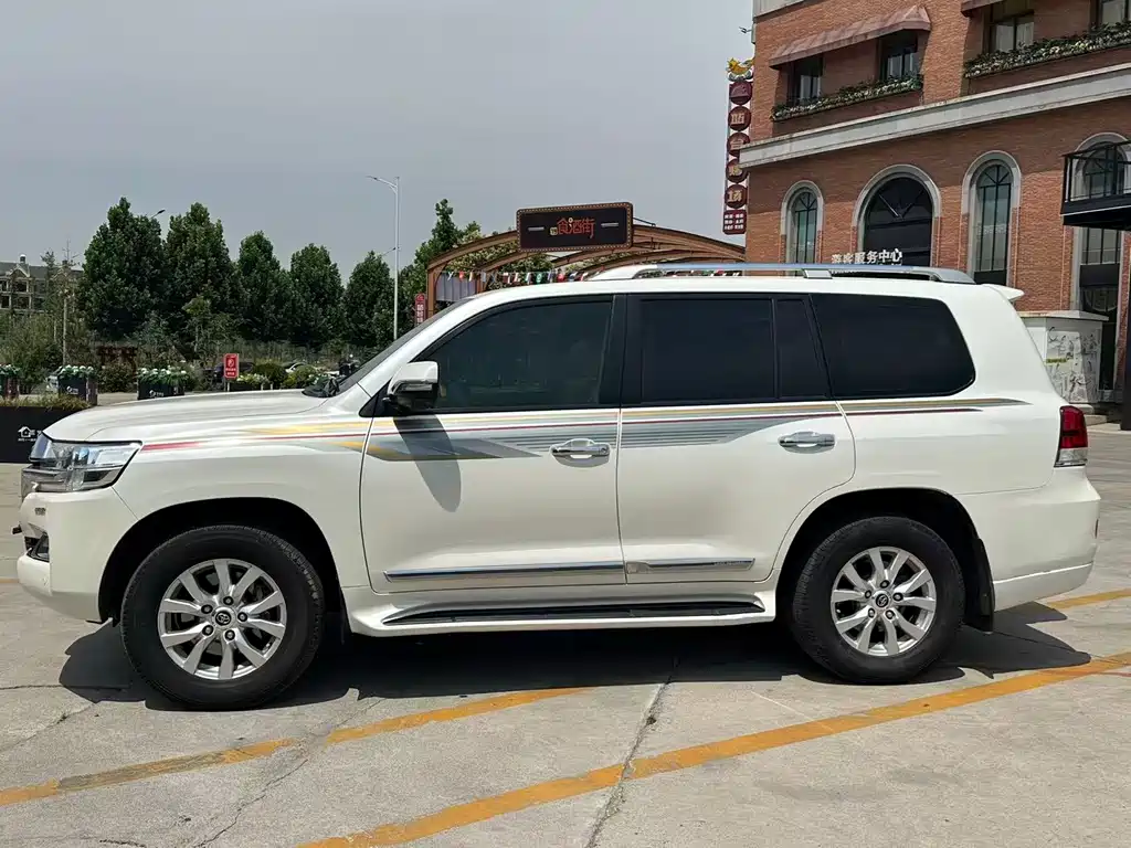 Toyota Land Cruiser 2016 — фото 4