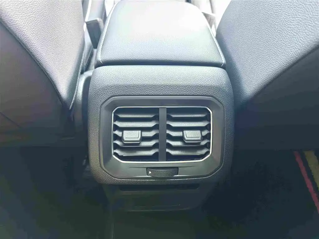 Volkswagen Tiguan L 2025 — фото 10