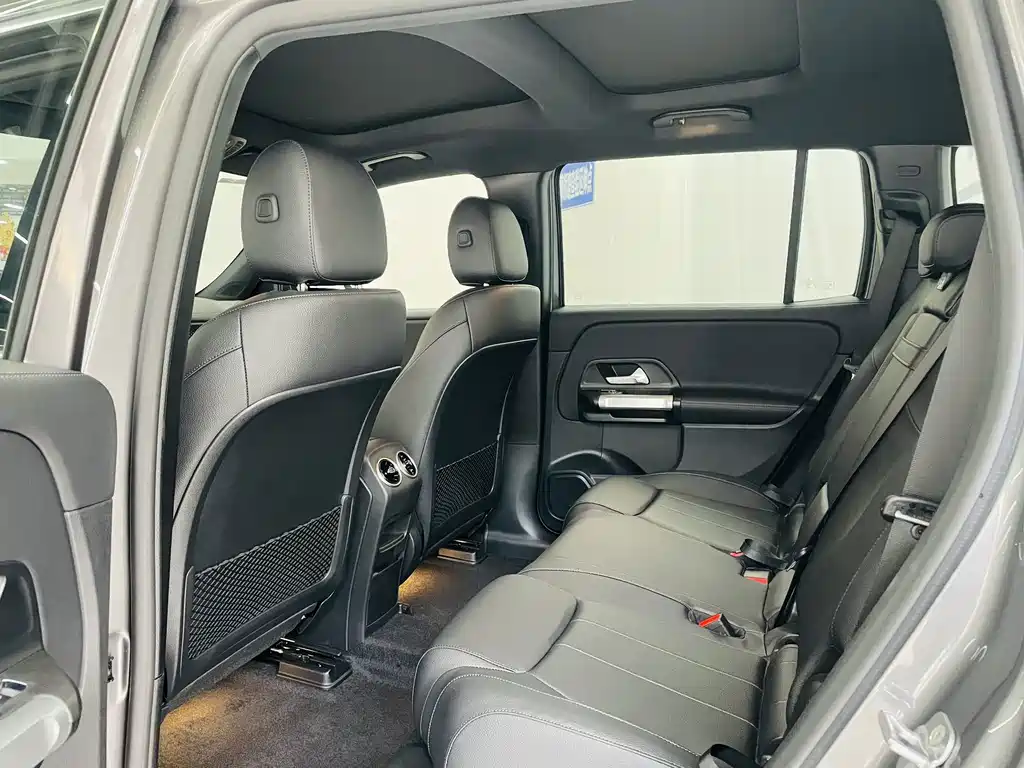 Mercedes-Benz EQB 2025 — фото 10