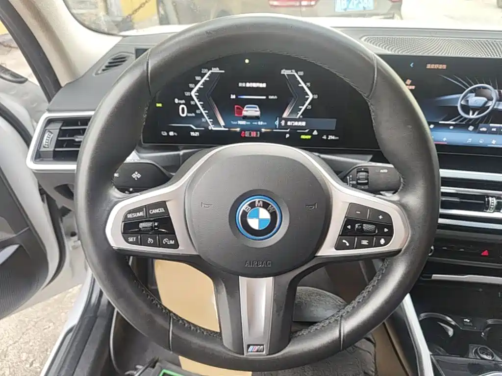BMW i3 2024 — фото 11