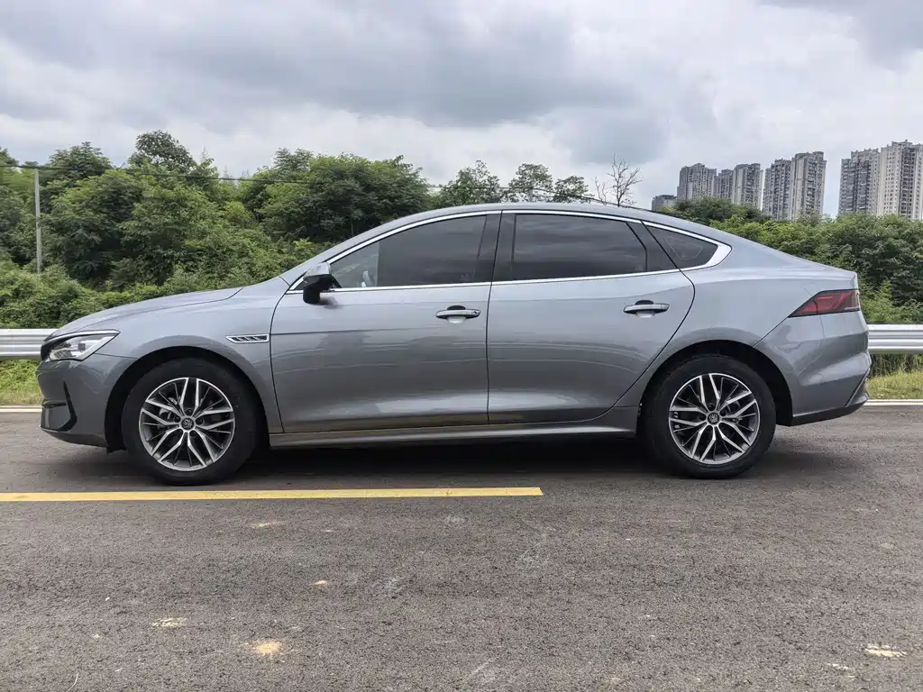 BYD Qin PLUS 2022 — фото 4