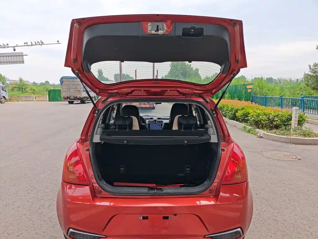 Suzuki Swift 2014 — фото 19