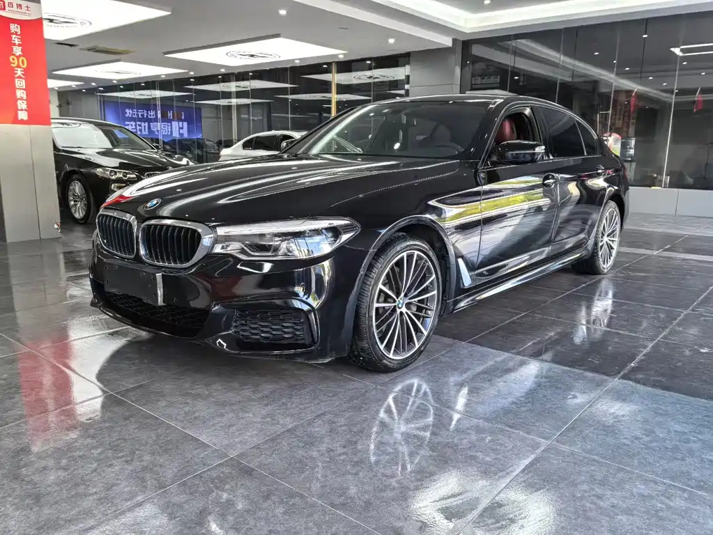 BMW 5 Series 2019 — фото 1