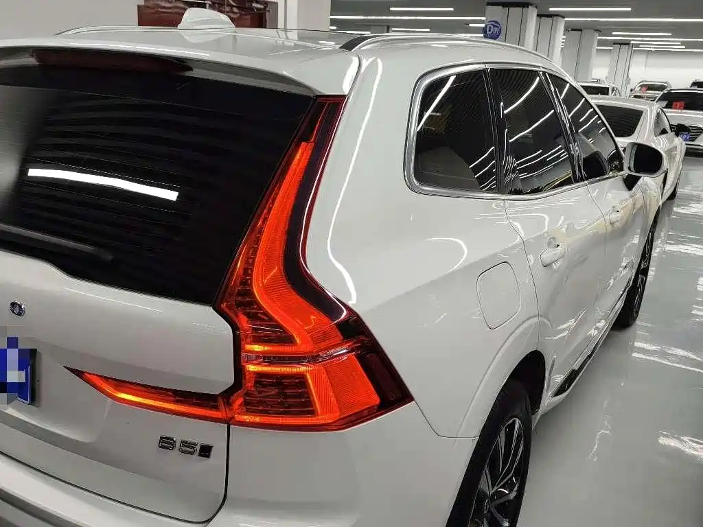Volvo XC60 2023 — фото 2