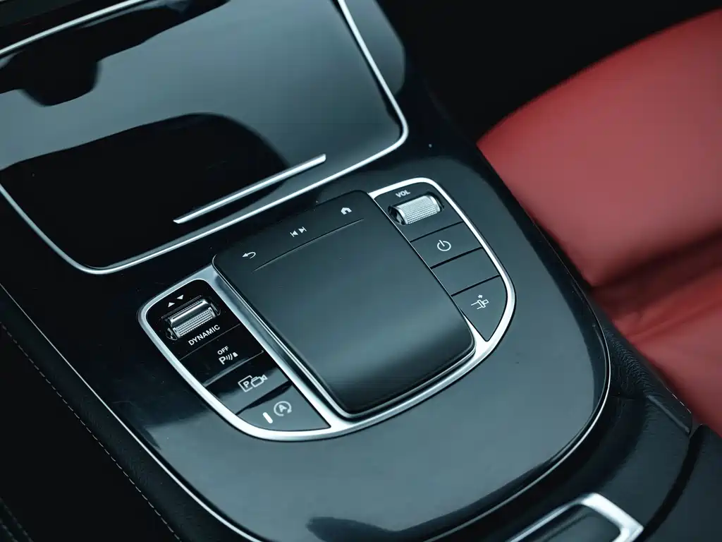 Mercedes-Benz E-Class 2021 — фото 15