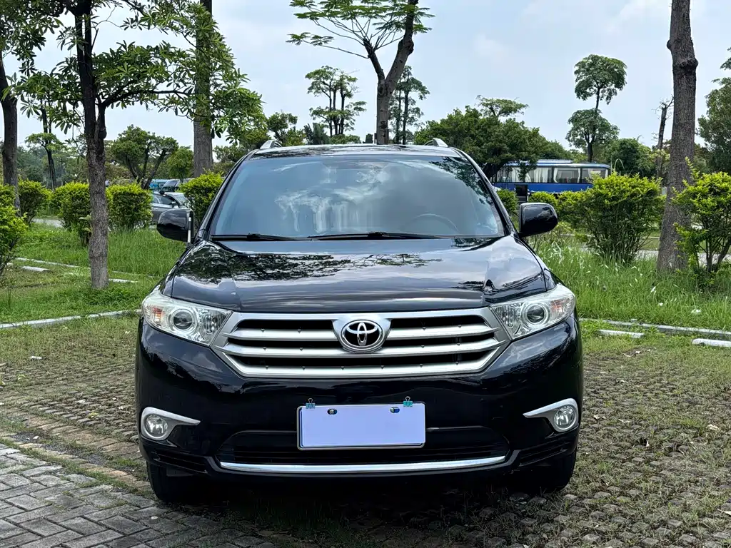 Toyota Highlander 2012 — фото 2