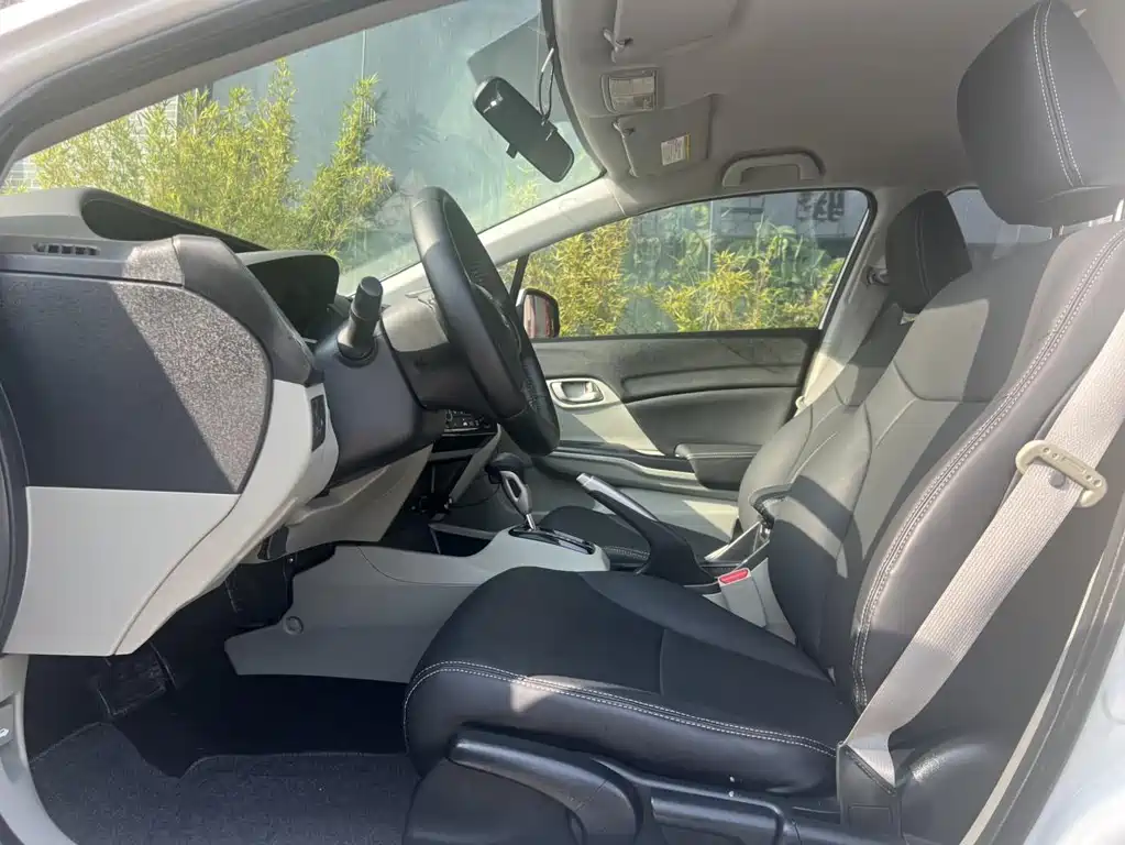 Honda Civic 2015 — фото 13