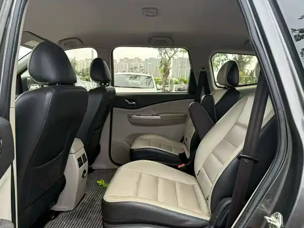Dongfeng Fengxing S500 2016