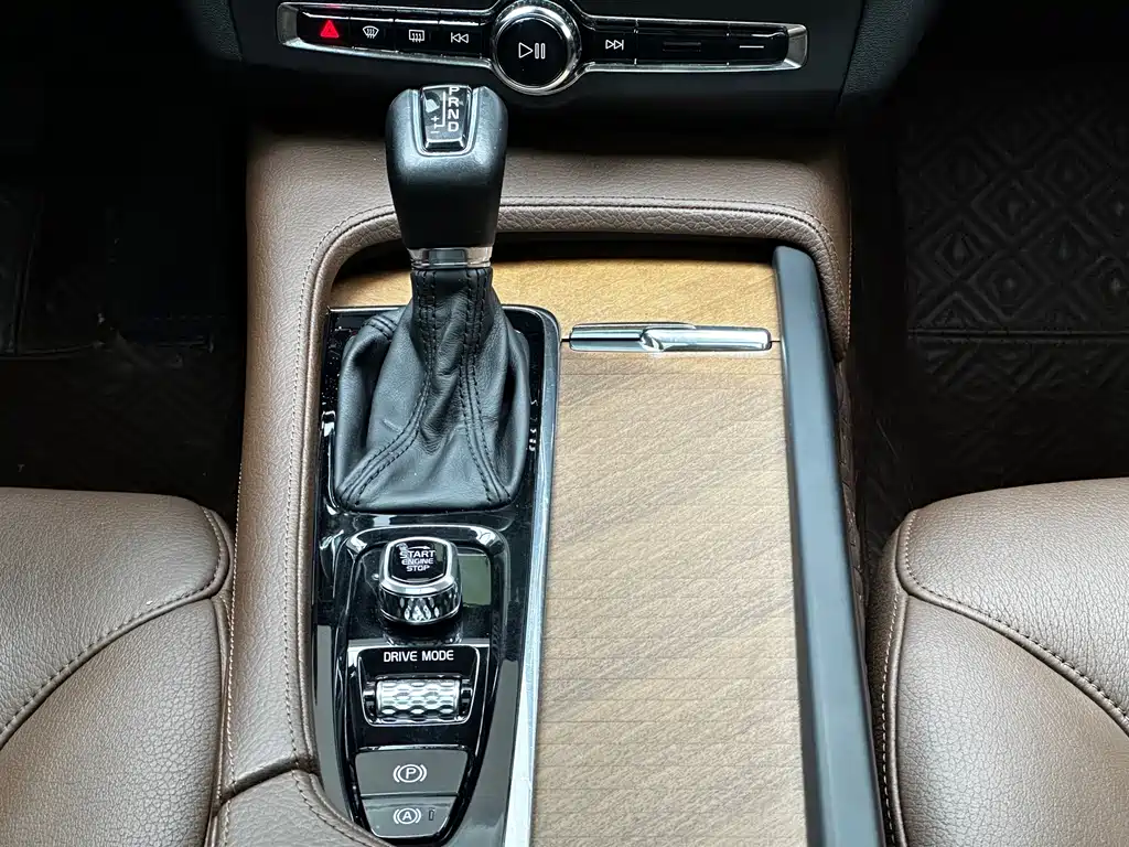 Volvo S90 2019 — фото 11