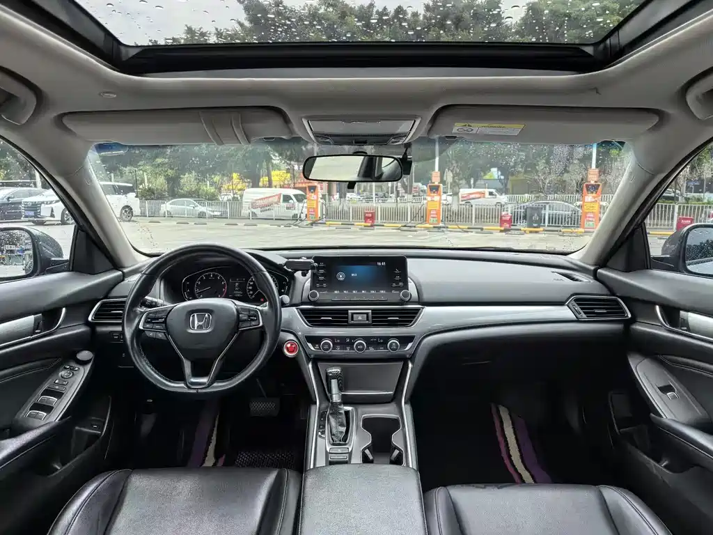 Honda Accord 2019 — фото 13