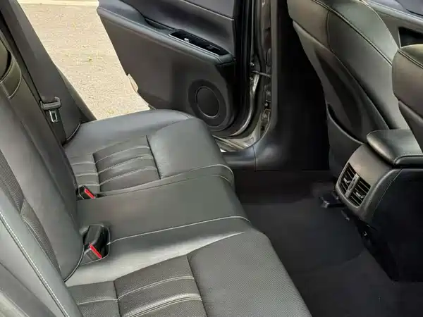 Lexus ES 2016