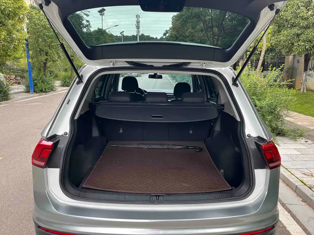 Volkswagen Tiguan L 2022 — фото 22