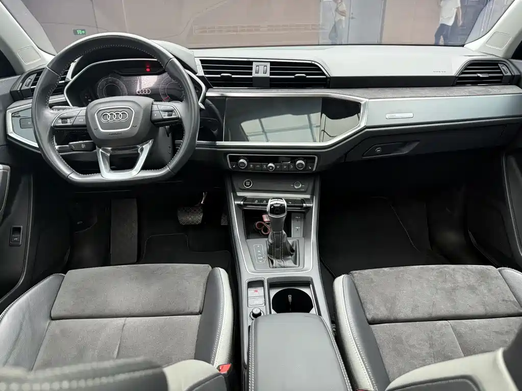 Audi Q3 2022 — фото 18