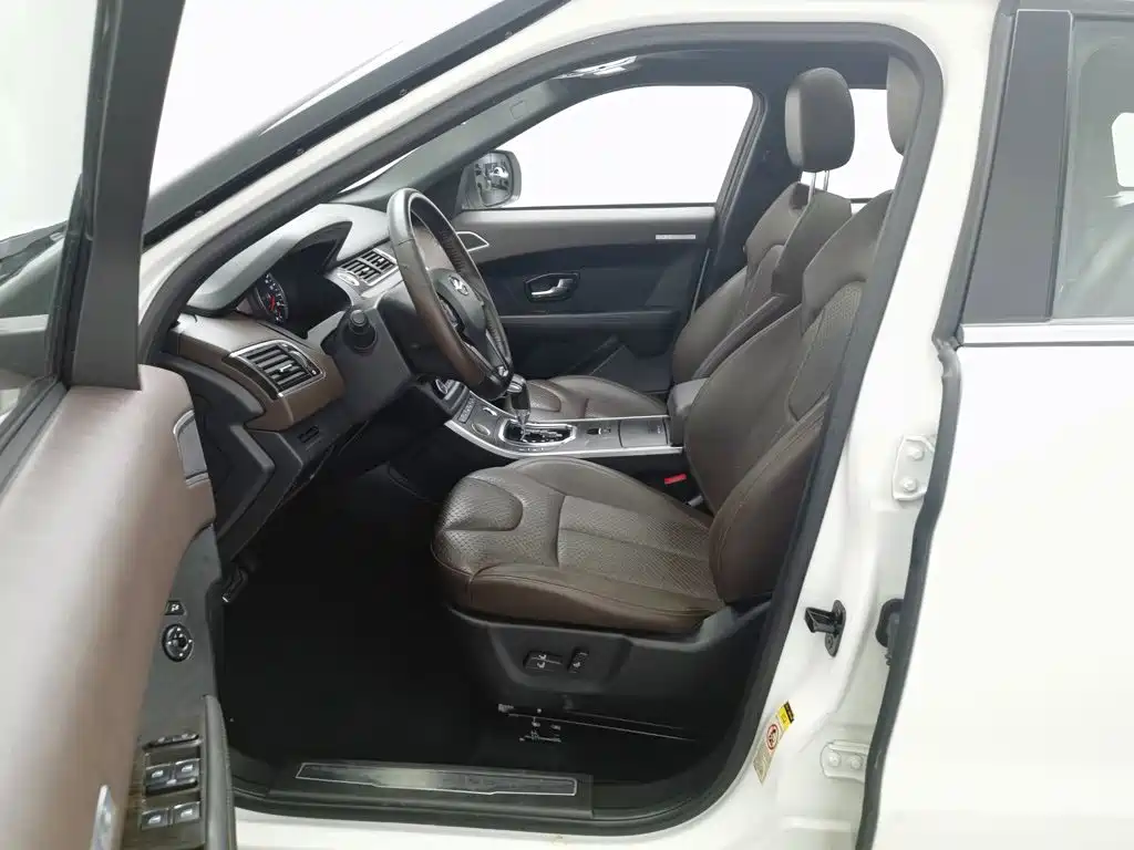 Landwind X7 2015 — фото 10