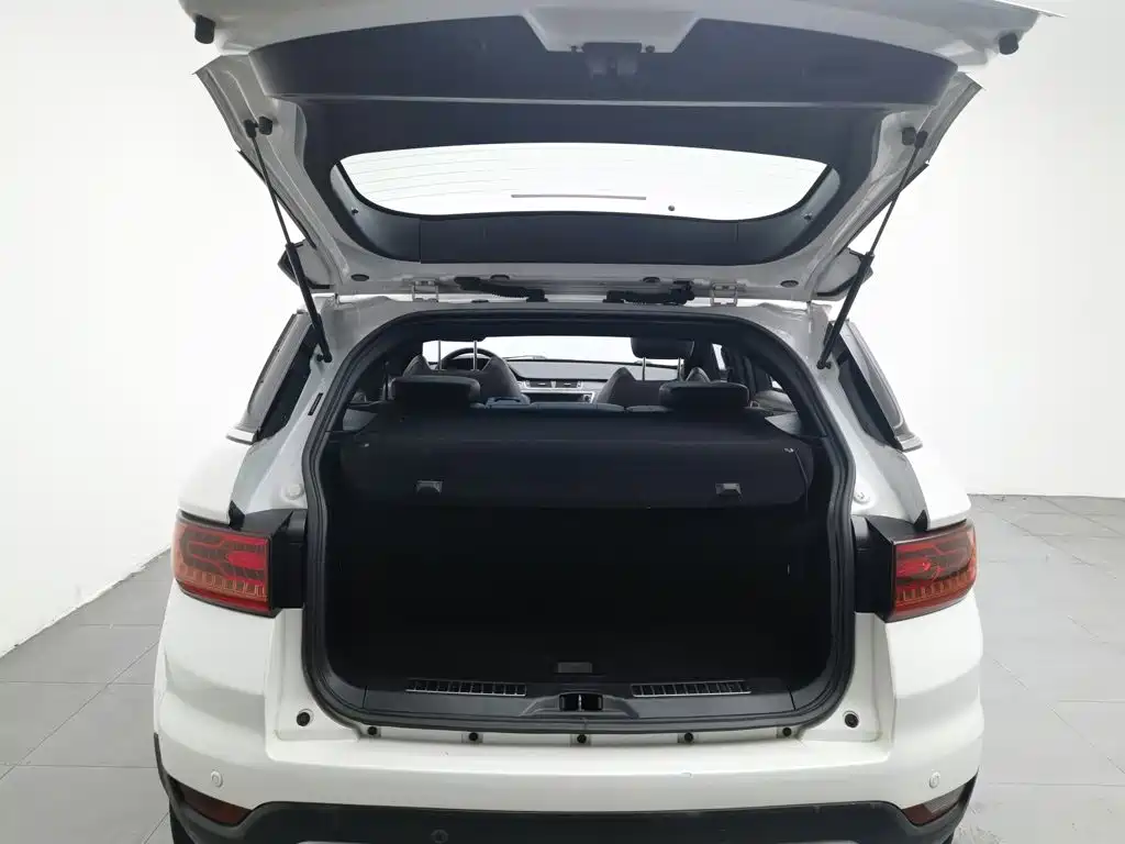 Landwind X7 2015 — фото 16