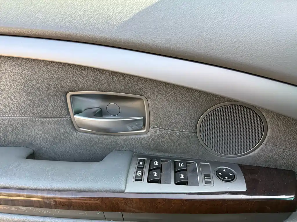BMW 7 Series 2006 — фото 16