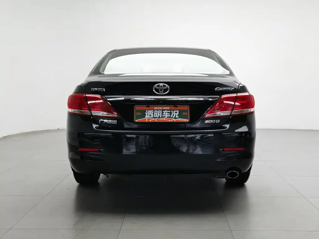 Toyota Camry 2011 — фото 4