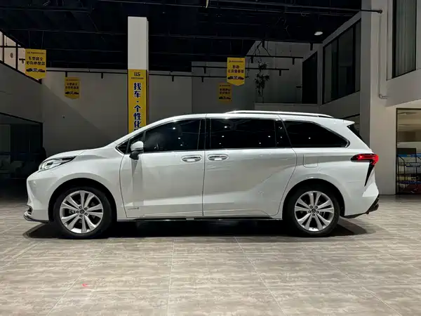 Toyota Sienna 2024