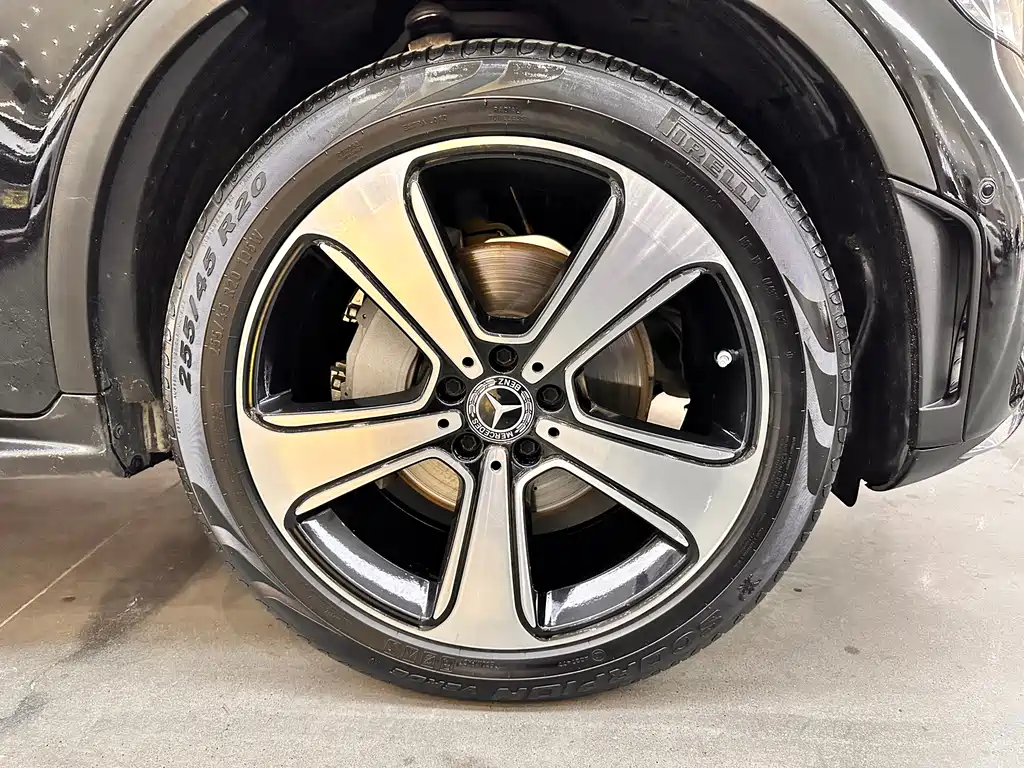 Mercedes-Benz GLC 2023