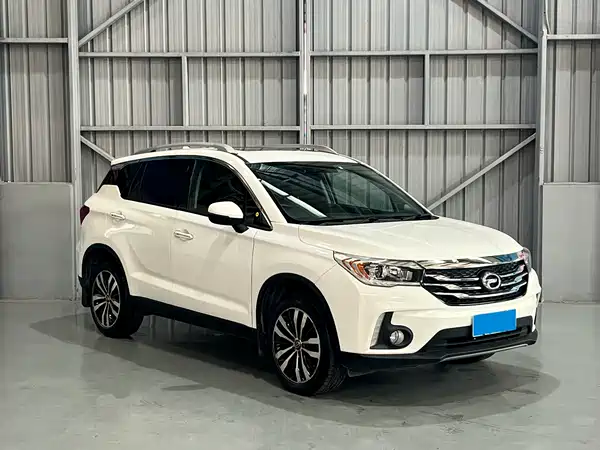 GAC Trumpchi GS4 2015