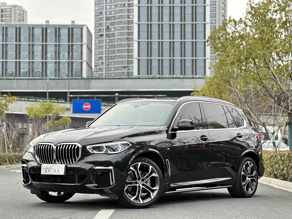 BMW X5 2022 — фото 1