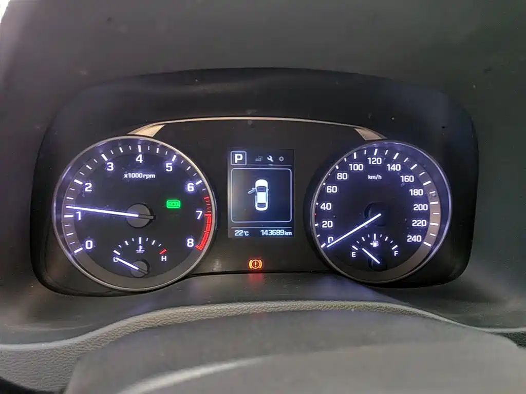 Hyundai Elantra 2016 — фото 12