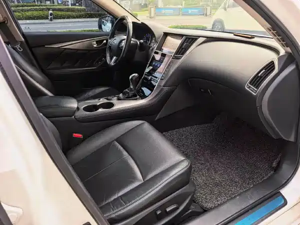 Infiniti Q50L 2017