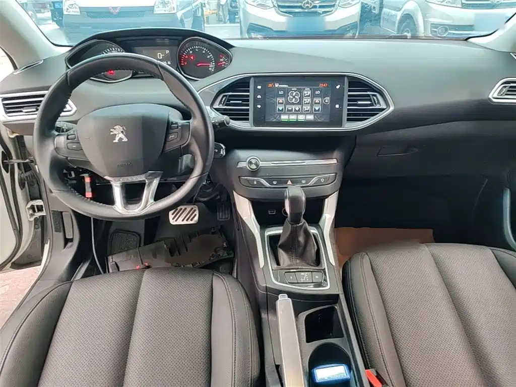 Peugeot 308S 2017 — фото 10