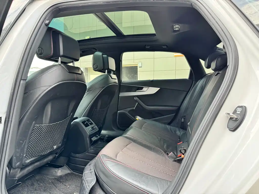 Audi A4L 2019