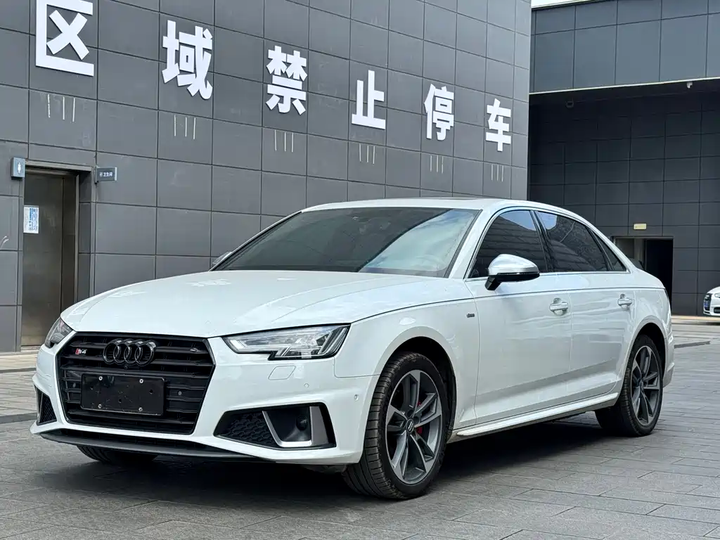 Audi A4L 2019